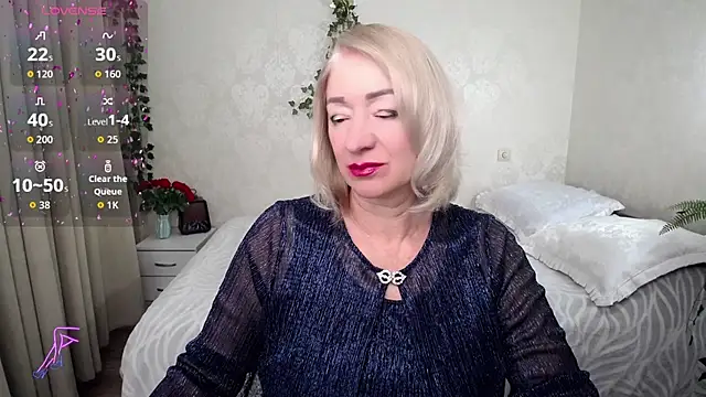 hunters woman online show from 11.21.25