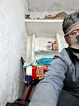 RAYI Queen 3 online show from 01.05.26