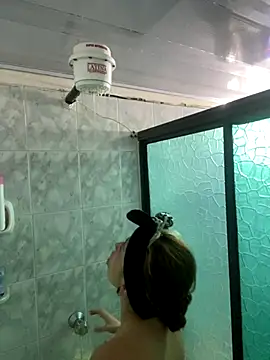 Snapshot of Sallem_Pink chatting on 09.29.25 Sallem Pink online show from 09.29.25