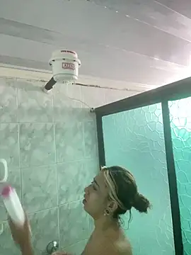 Snapshot of Sallem_Pink chatting on 10.08.25 Sallem Pink online show from 10.08.25