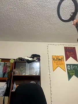 Snapshot of Sallem_Pink chatting on 10.10.25 Sallem Pink online show from 10.10.25