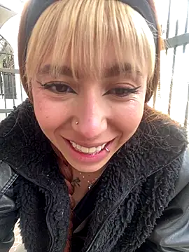 Snapshot of Sallem_Pink chatting on 01.08.26 Sallem Pink online show from 01.08.26