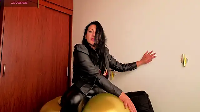 karla valk1 online show from 04.20.26