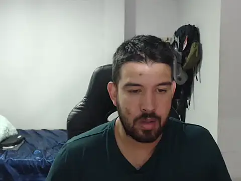 Snapshot of Axel11113 chatting on 10.06.25 Axel11113 online show from 10.06.25