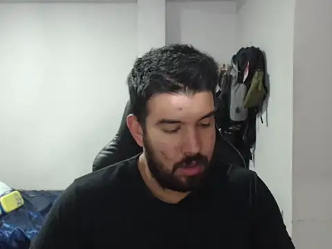 Snapshot of Axel11113 chatting on 10.22.25 Axel11113 online show from 10.22.25