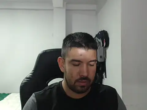 Snapshot of Axel11113 chatting on 11.08.25 Axel11113 online show from 11.08.25