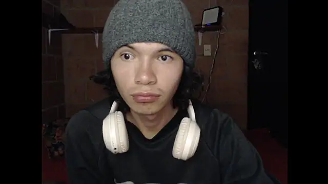 Snapshot of Xoxo_Smiles chatting on 09.21.25 Xoxo Smiles online show from 09.21.25