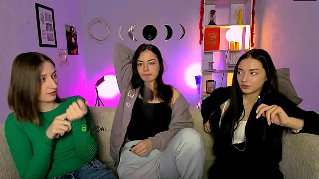 eva smiith  online show from 04.28.26