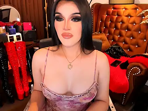 Snapshot of devongarcia chatting on 02.11.26 devongarcia online show from 02.11.26