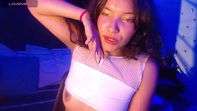 Snapshot of mia_blue01 chatting on 11.04.25 mia blue01 online show from 11.04.25