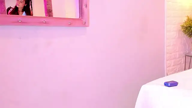 Snapshot of amber_sparkle chatting on 10.14.25 amber sparkle online show from 10.14.25