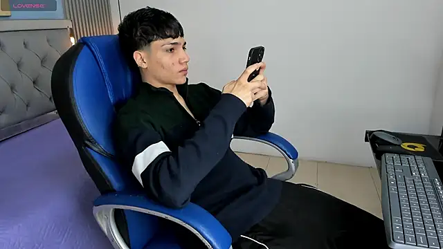 SamBlack  online show from 04.16.26