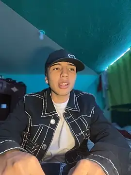 Snapshot of pabonsito chatting on 10.04.25 pabonsito online show from 10.04.25