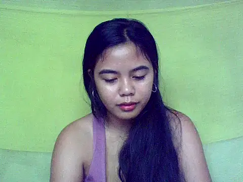 Snapshot of sweet_heaven00 chatting on 10.15.25 sweet heaven00 online show from 10.15.25