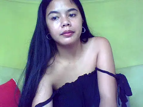 Snapshot of sweet_heaven00 chatting on 10.16.25 sweet heaven00 online show from 10.16.25