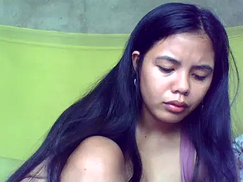 Snapshot of sweet_heaven00 chatting on 10.17.25 sweet heaven00 online show from 10.17.25