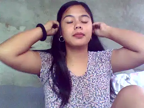 Snapshot of sweet_heaven00 chatting on 10.23.25 sweet heaven00 online show from 10.23.25