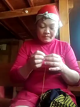 Snapshot of MaySweetb chatting on 09.21.25 MaySweetb online show from 09.21.25