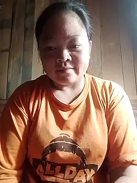 Snapshot of MaySweetb chatting on 10.11.25 MaySweetb online show from 10.11.25