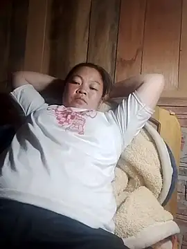 Snapshot of MaySweetb chatting on 10.21.25 MaySweetb online show from 10.21.25