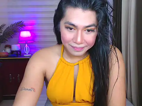 Snapshot of iredessa chatting on 10.27.25 iredessa online show from 10.27.25
