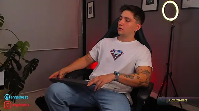 Snapshot of IamAngelCamilo chatting on 09.12.25 IamAngelCamilo online show from 09.12.25