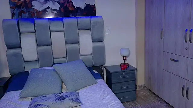 saramikaelson online show from 09.10.25