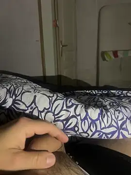 Snapshot of carapace31 chatting on 12.18.25 carapace31 online show from 12.18.25