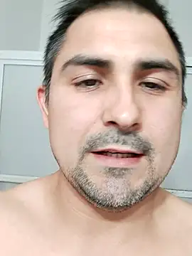 Snapshot of Bradd_32 chatting on 10.02.25 Bradd 32 online show from 10.02.25