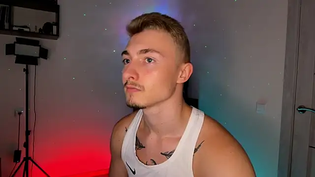 Snapshot of Artur__Skott chatting on 10.14.25 Artur Skott online show from 10.14.25