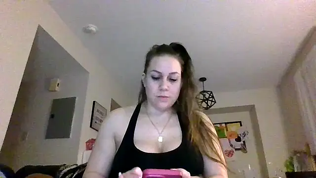 Snapshot of thedevinemama chatting on 02.20.26 thedevinemama online show from 02.20.26