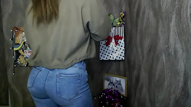 Snapshot of Linda_S_ chatting on 10.07.25 Linda S  online show from 10.07.25