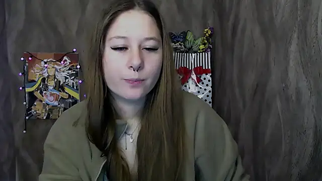 Snapshot of Linda_S_ chatting on 10.10.25 Linda S  online show from 10.10.25