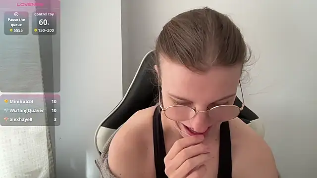 BustyKellyXXX online show from 04.16.26