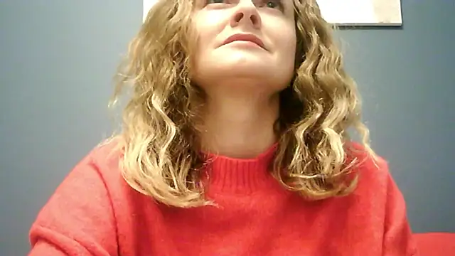 Snapshot of Ginger-bb chatting on 12.23.25 Ginger-bb online show from 12.23.25