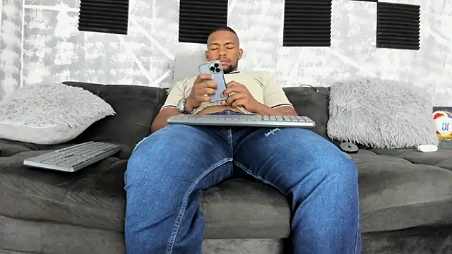 Snapshot of big_blackmen19 chatting on 06.17.26 big blackmen19 online show from 06.17.26
