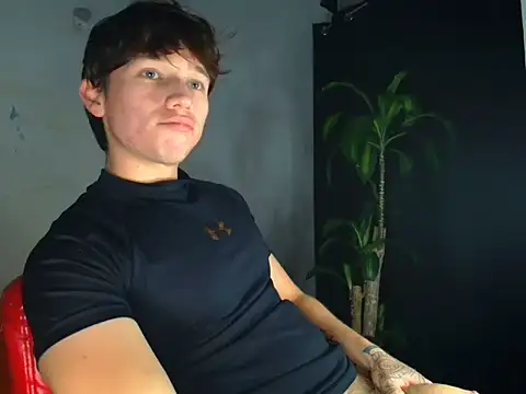 Snapshot of Logan_sixxer chatting on 11.21.25 Logan sixxer online show from 11.21.25