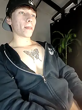 Snapshot of Logan_sixxer chatting on 11.23.25 Logan sixxer online show from 11.23.25