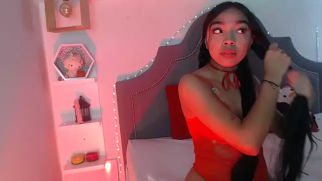 Snapshot of pocahontamoon chatting on 03.05.26 pocahontamoon online show from 03.05.26