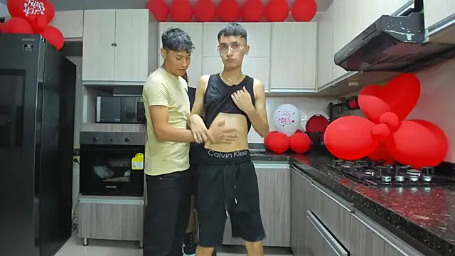 Snapshot of Crazymen_hot chatting on 09.20.25 Crazymen hot online show from 09.20.25