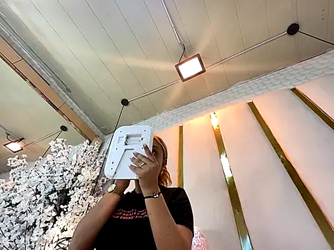 Snapshot of CamilleMilano chatting on 09.19.25 CamilleMilano online show from 09.19.25