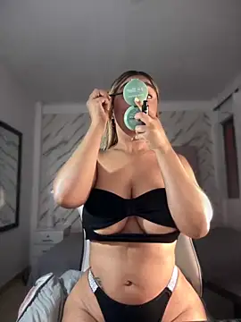 Snapshot of ChannelConnor_ chatting on 09.26.25 ChannelConnor  online show from 09.26.25