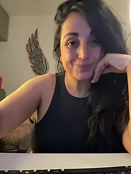 Snapshot of hotadhara01 chatting on 05.29.26 hotadhara01 online show from 05.29.26