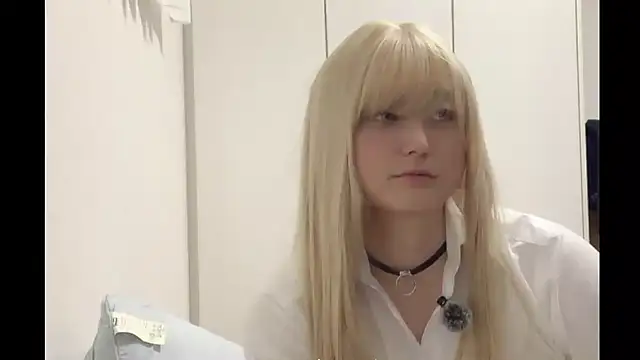 Mia032 online show from 12.18.25