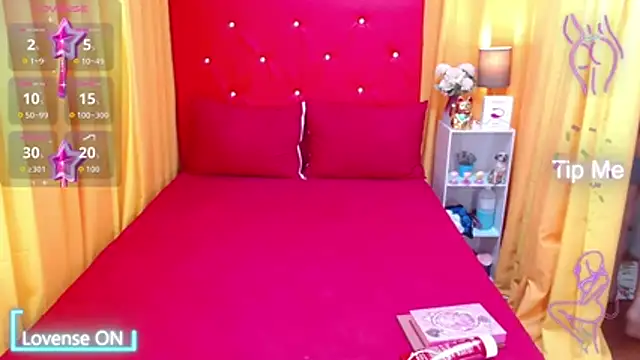 Snapshot of XxAnna_HornyxX chatting on 11.24.25 XxAnna HornyxX online show from 11.24.25