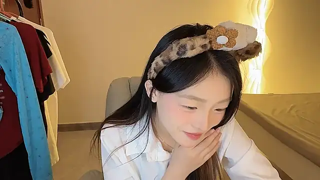 Snapshot of Robin-o3 chatting on 09.24.25 Robin-o3 online show from 09.24.25