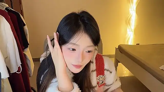 Snapshot of Robin-o3 chatting on 10.17.25 Robin-o3 online show from 10.17.25