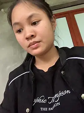 Snapshot of NhuFox chatting on 10.15.25 NhuFox online show from 10.15.25