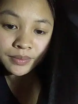 Snapshot of NhuFox chatting on 10.30.25 NhuFox online show from 10.30.25