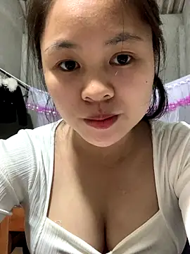 Snapshot of NhuFox chatting on 11.02.25 NhuFox online show from 11.02.25